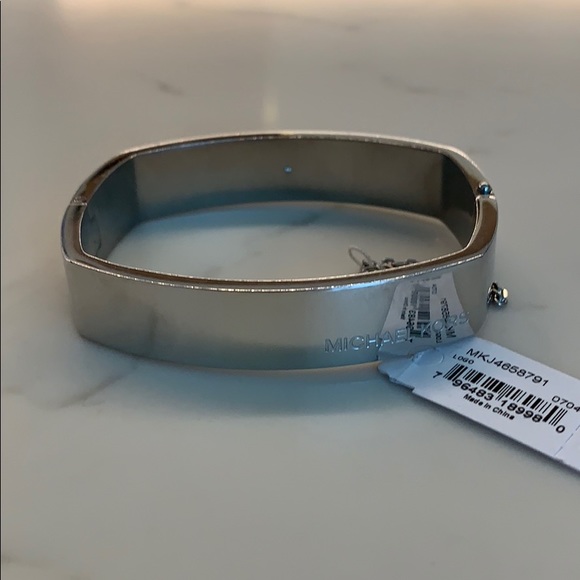 Michael Kors cuff bracelet - Picture 2 of 2